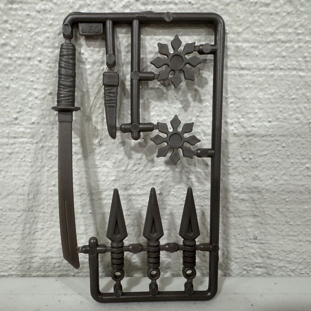 TMNT Leonardo Weapons Rack Gray Sprue Katana Kunai Shuriken Playmates Toys NEW